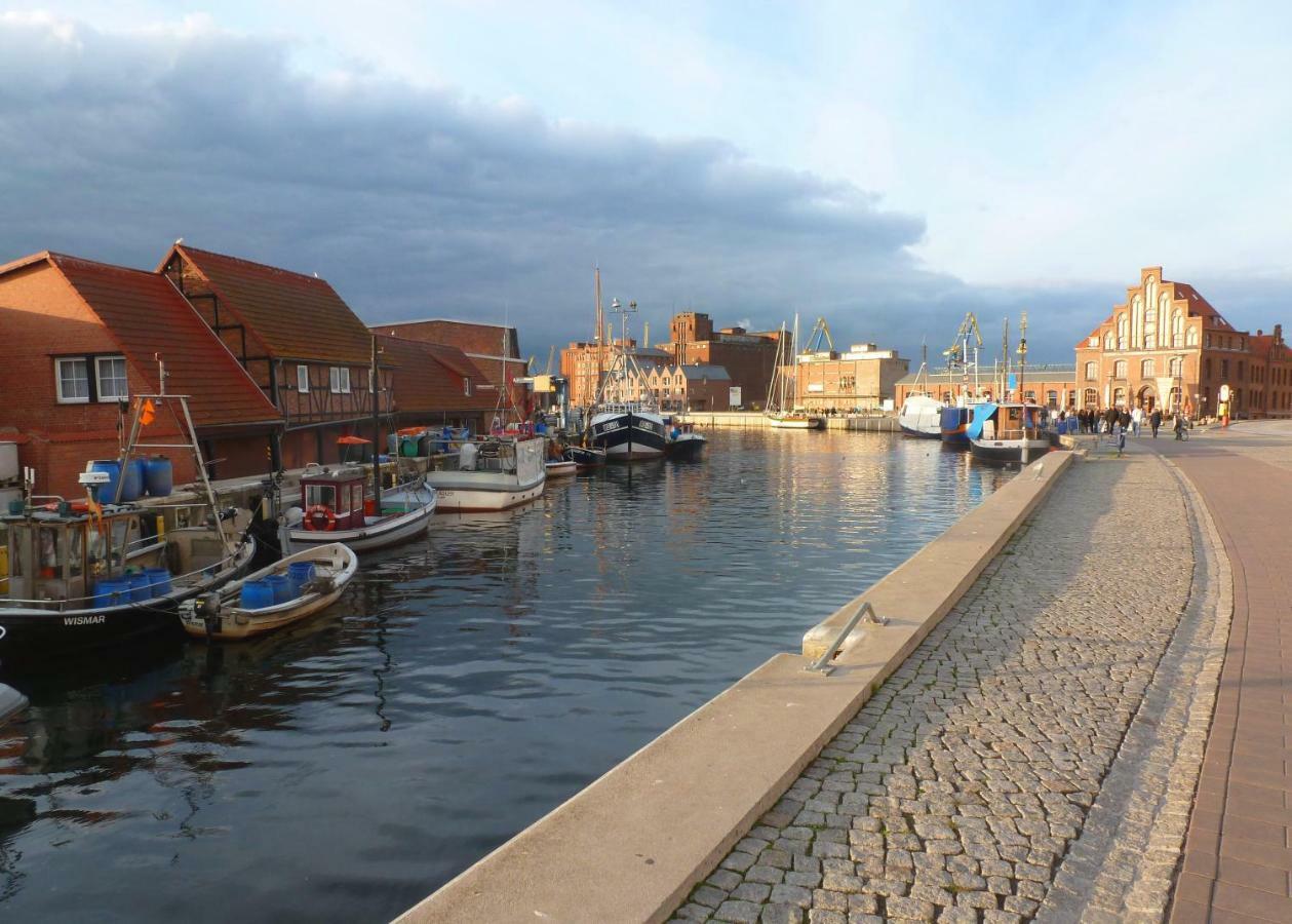 Pension Am Burgwall Wismar Exterior foto